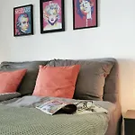 Neues Center Piano Mit Netflix Appartement