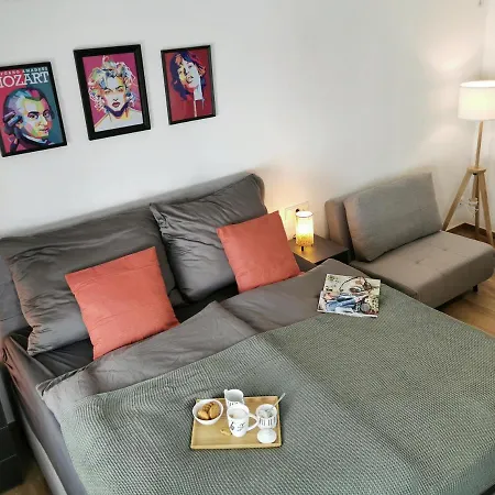 Neues Center Piano Mit Netflix Lejlighed *