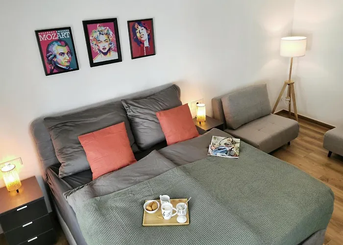 Neues Center Piano Mit Netflix アパート *