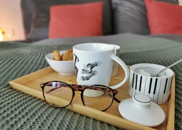 Neues Center Piano Mit Netflix דירה