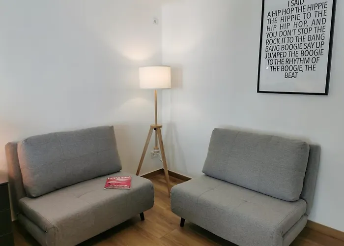 Neues Center Piano Mit Netflix *