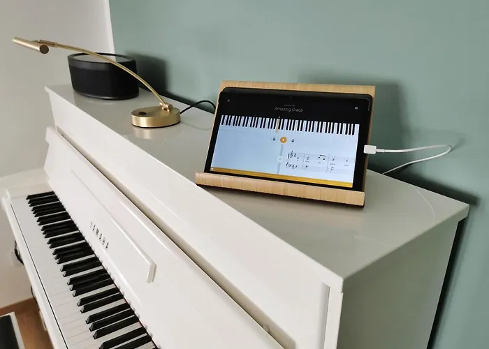 Neues Center Piano Mit Netflix アパート *