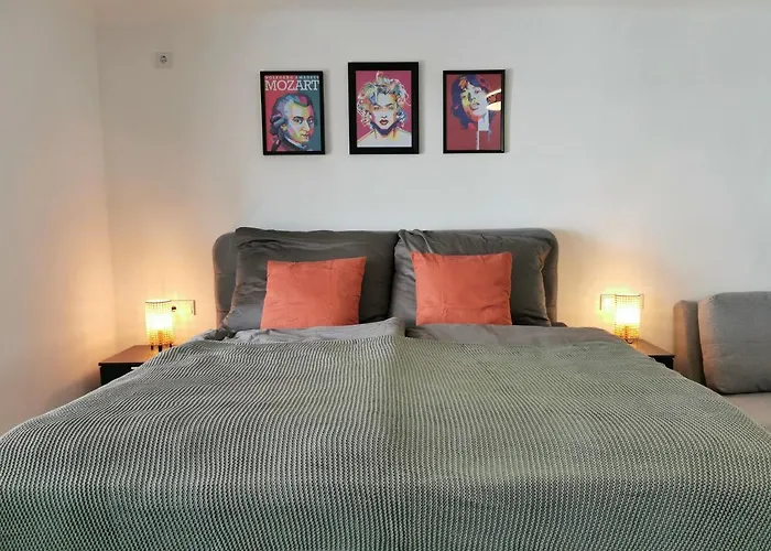 Neues Center Piano Mit Netflix アパート